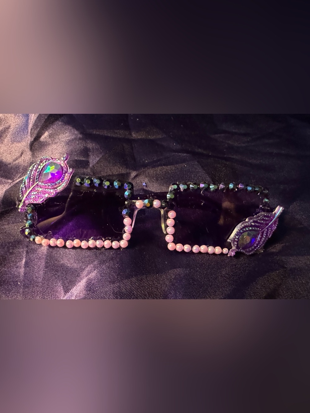 Rhinestone rectangle Frame Sunglasses with Pink Beaded Trim
